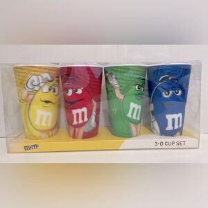 M&M Lenticular Cups Set of 4-24 oz. each Characters Blue, Green, Red & Yellow